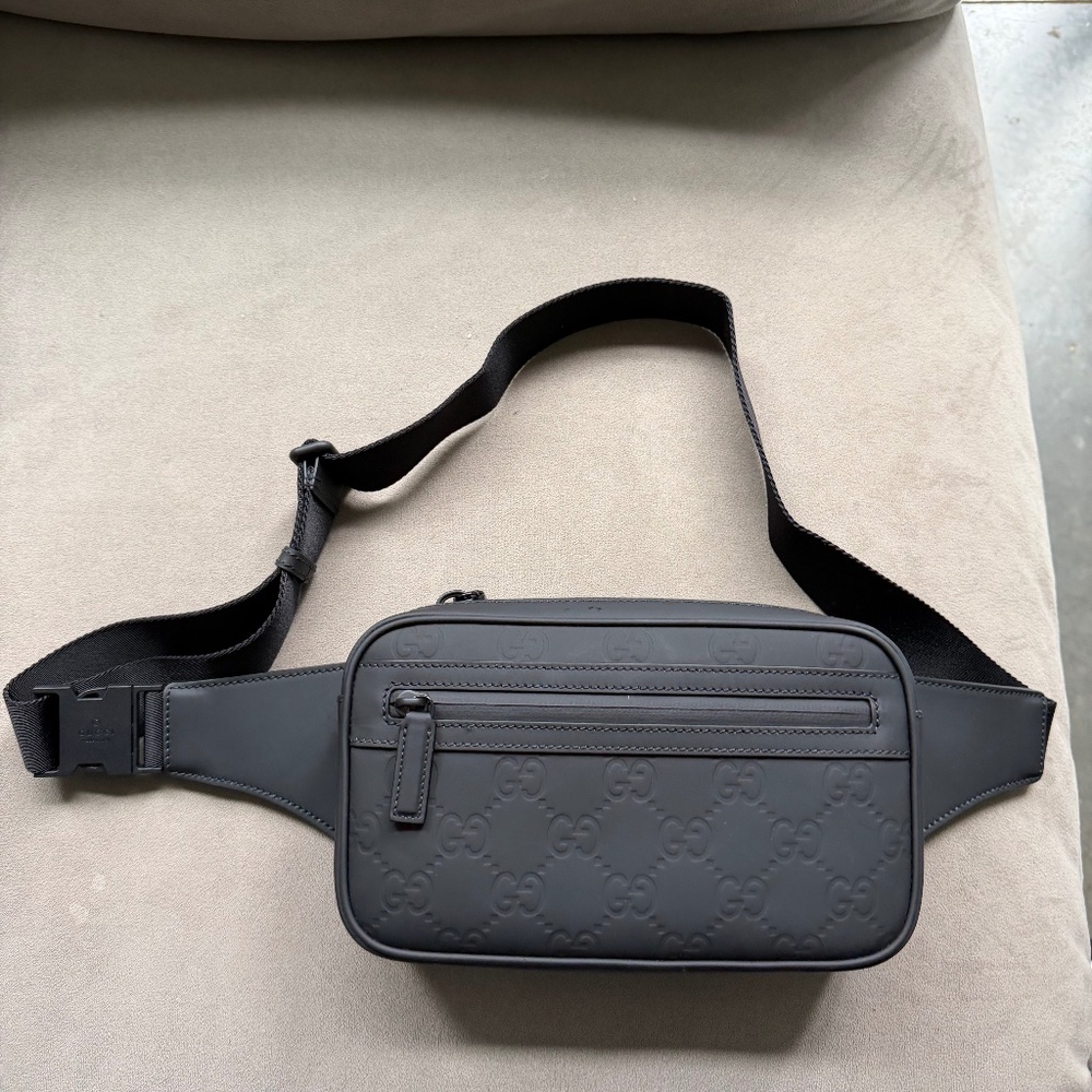 Gucci rubber effect belt bag
